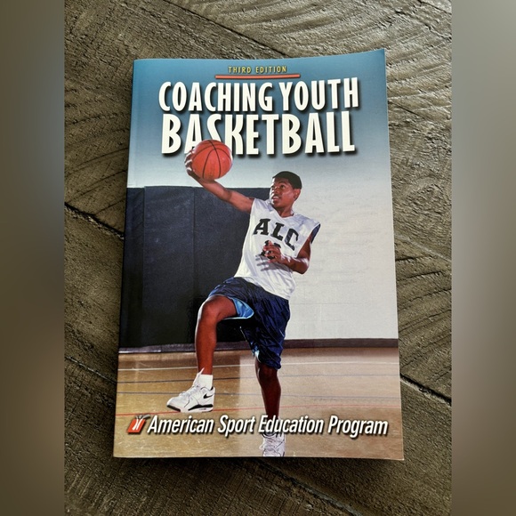 Coaching Youth Basketball By The American Sport Education Program Book - Picture 1 of 5
